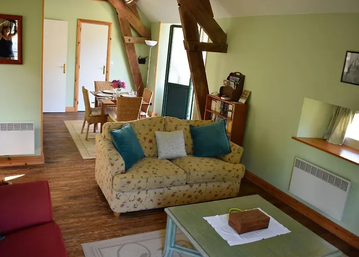 In -mortain * Le Neufbourg