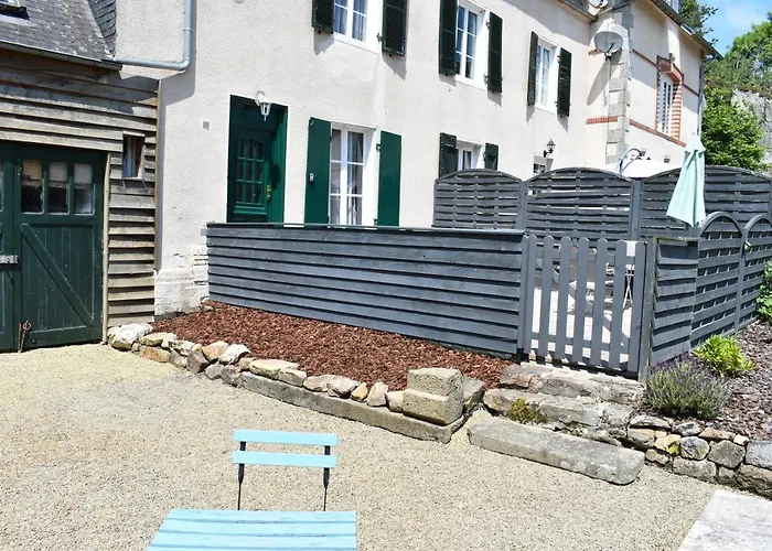 In -mortain * Le Neufbourg